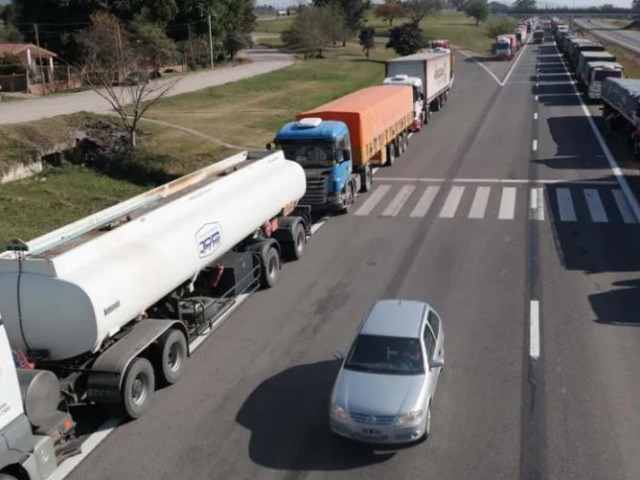 Los costos del transporte de cargas subieron 10% en marzo